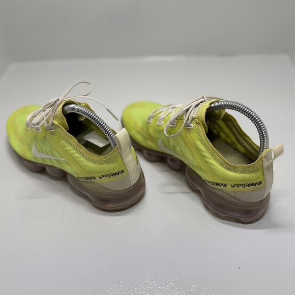 Women’s Nike Air VaporMax 2019 Volt Neon Yellow Running Shoes Size 7.5 - Picture 6 of 15